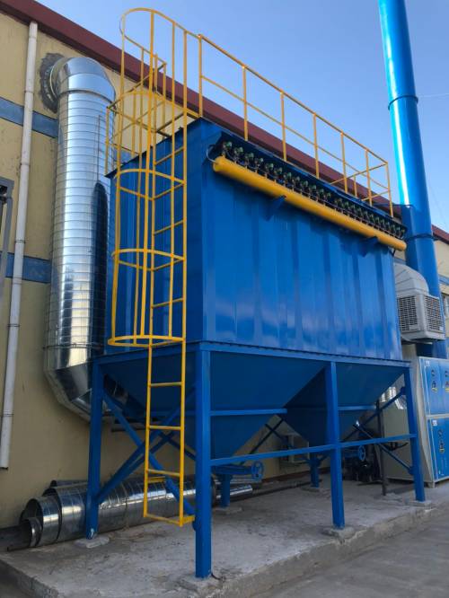 除塵器安裝現(xiàn)場(chǎng) 除塵器安裝現(xiàn)場(chǎng)